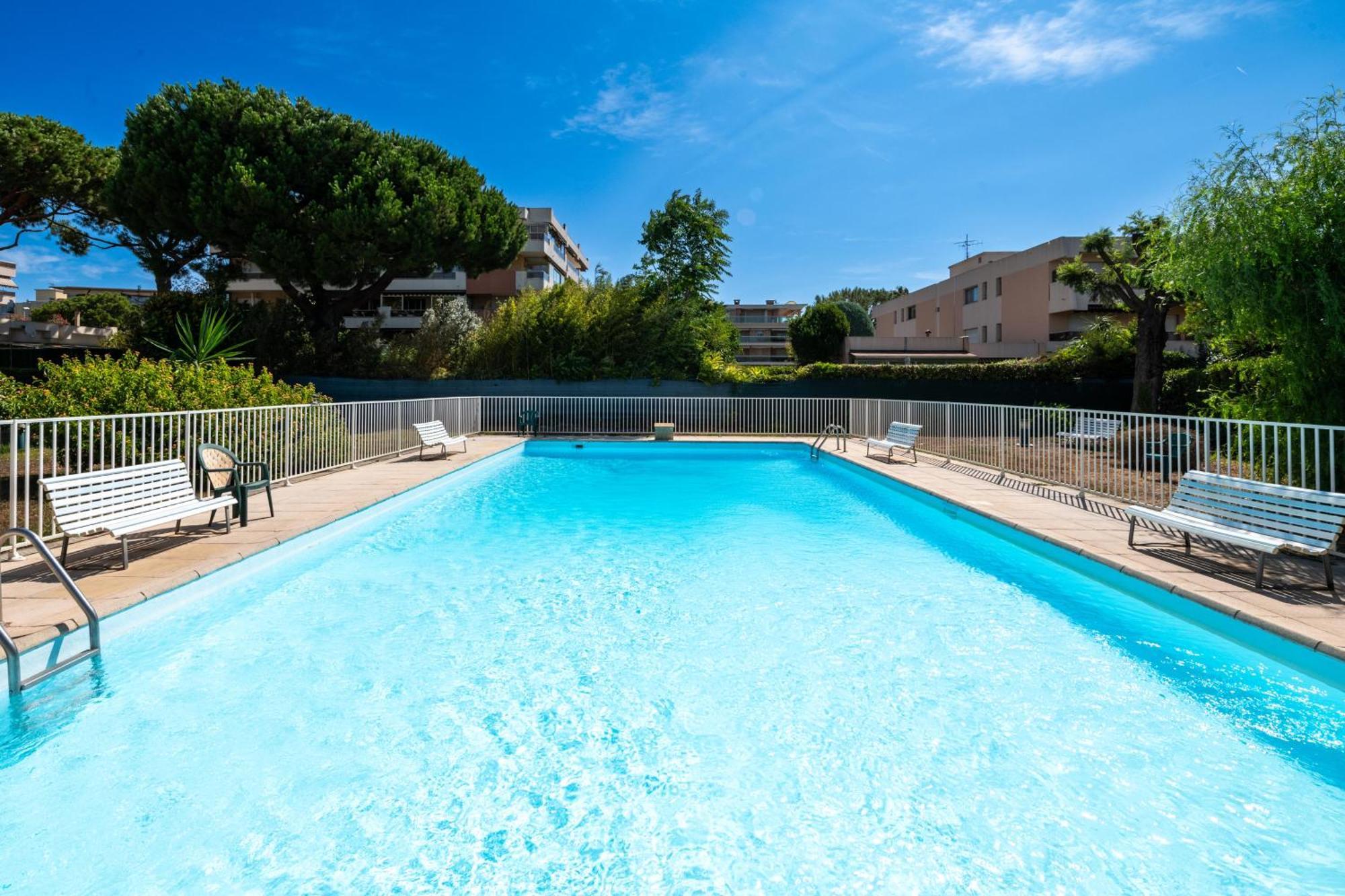 Residence Mediterranee - Beachfront - Sun And Seaview - Pool - Private Parking Cagnes-sur-Mer Exterior photo